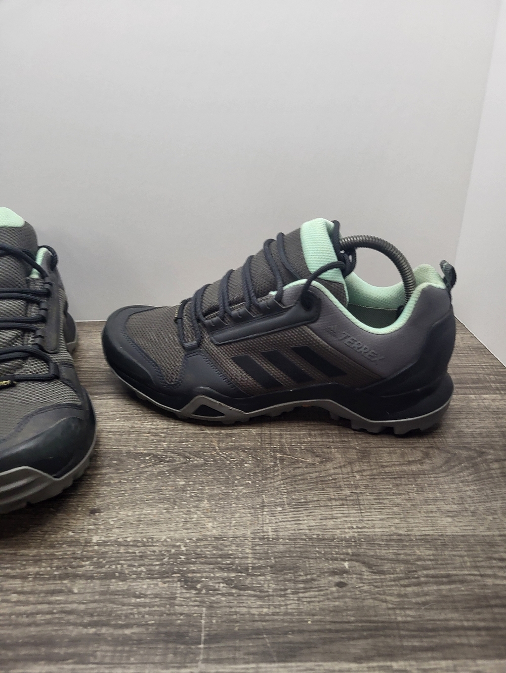 Adidas Terrex AX3 GTX Hiking Sneakers Grey (BC0573)  Women's Size 9.5 - Picture 2 of 10